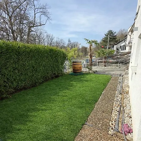 Schones Mit Charme Und Privatem Garten Appartamento *